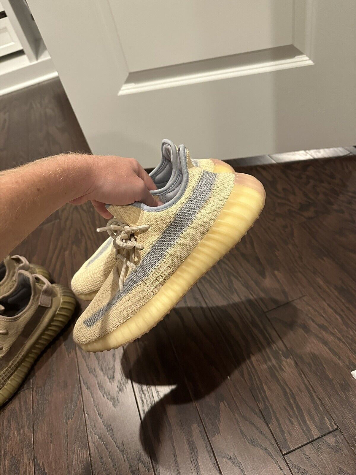 AH Adidas Yeezy Boost 350 V2 “Linen review Tran Duc Hiep 01