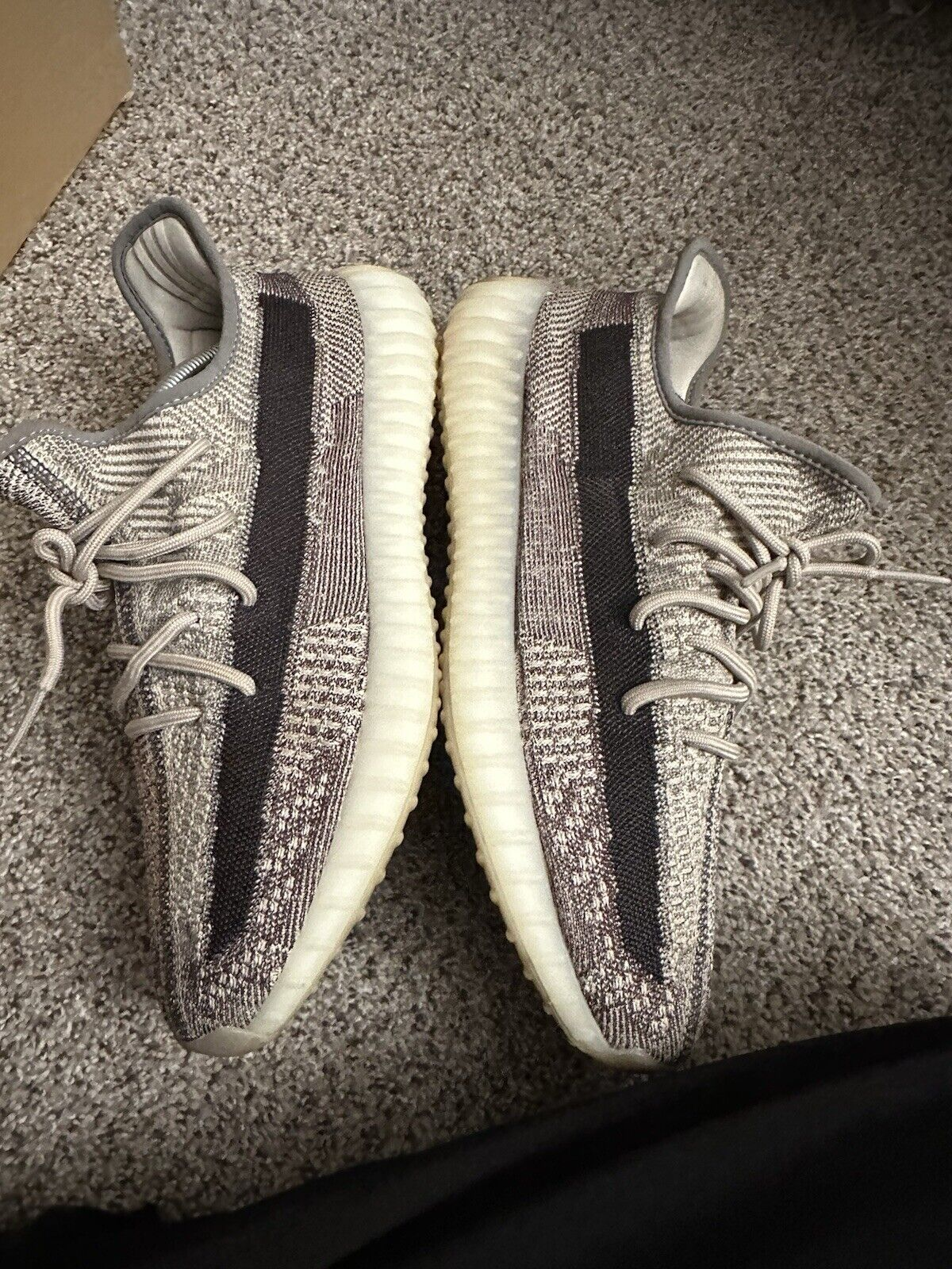 AH Adidas Yeezy Boost 350 V2 “Zyon”Real Boost review Johnson 01