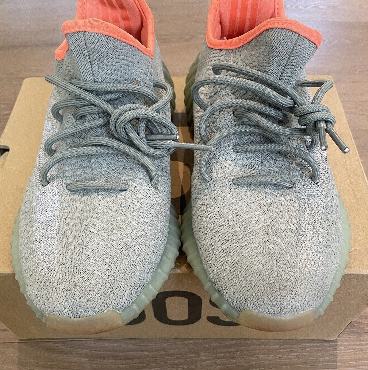 HK Adidas Yeezy Boost 350 V2 “Desert Sage” review Duvan Guevara 02