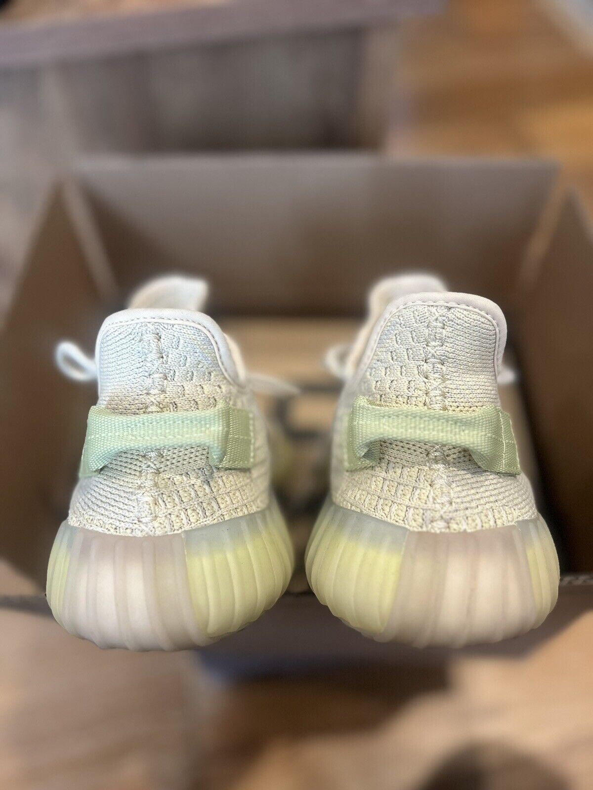 AH Adidas Yeezy Boost 350 V2 “Flax”Real Boost review Phillip Weichert 01