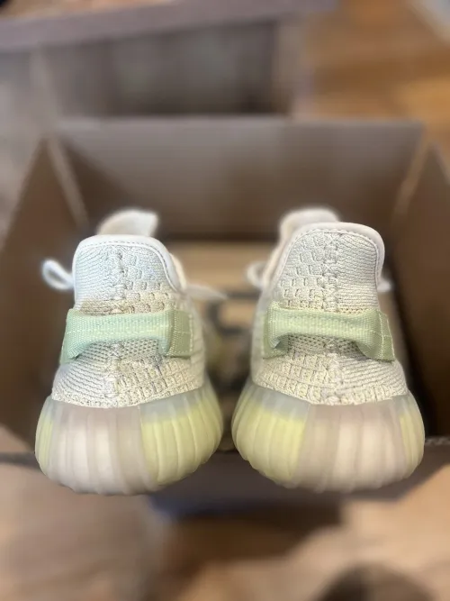 AH Adidas Yeezy Boost 350 V2 “Flax”Real Boost review 