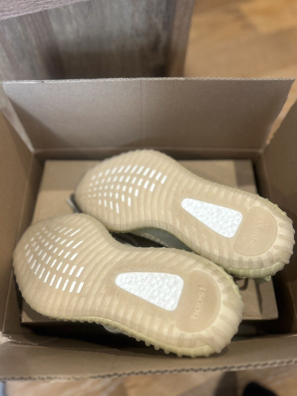 AH Adidas Yeezy Boost 350 V2 “Flax”Real Boost review Phillip Weichert 02