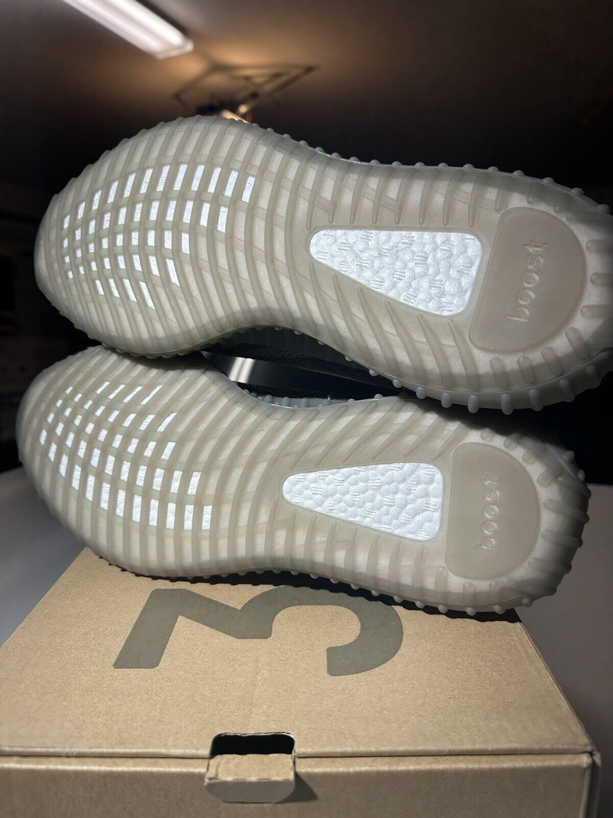 HK Adidas Yeezy Boost 350 V2 Beluga Real Boost review eff Richards 02