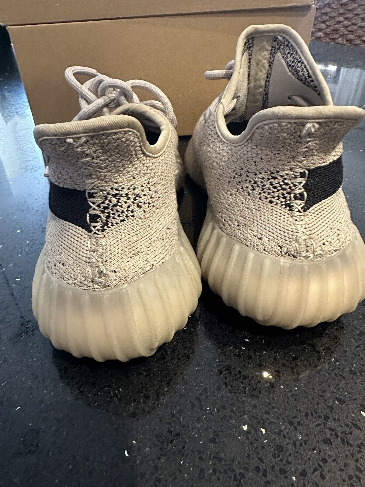 HK Adidas Yeezy Boost 350 V2 Slate review Nidia 01