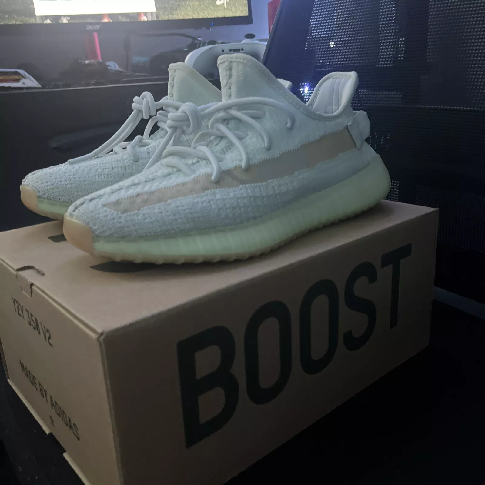 HK Adidas Yeezy Boost 350 V2 Hyperspace review Courtney 01