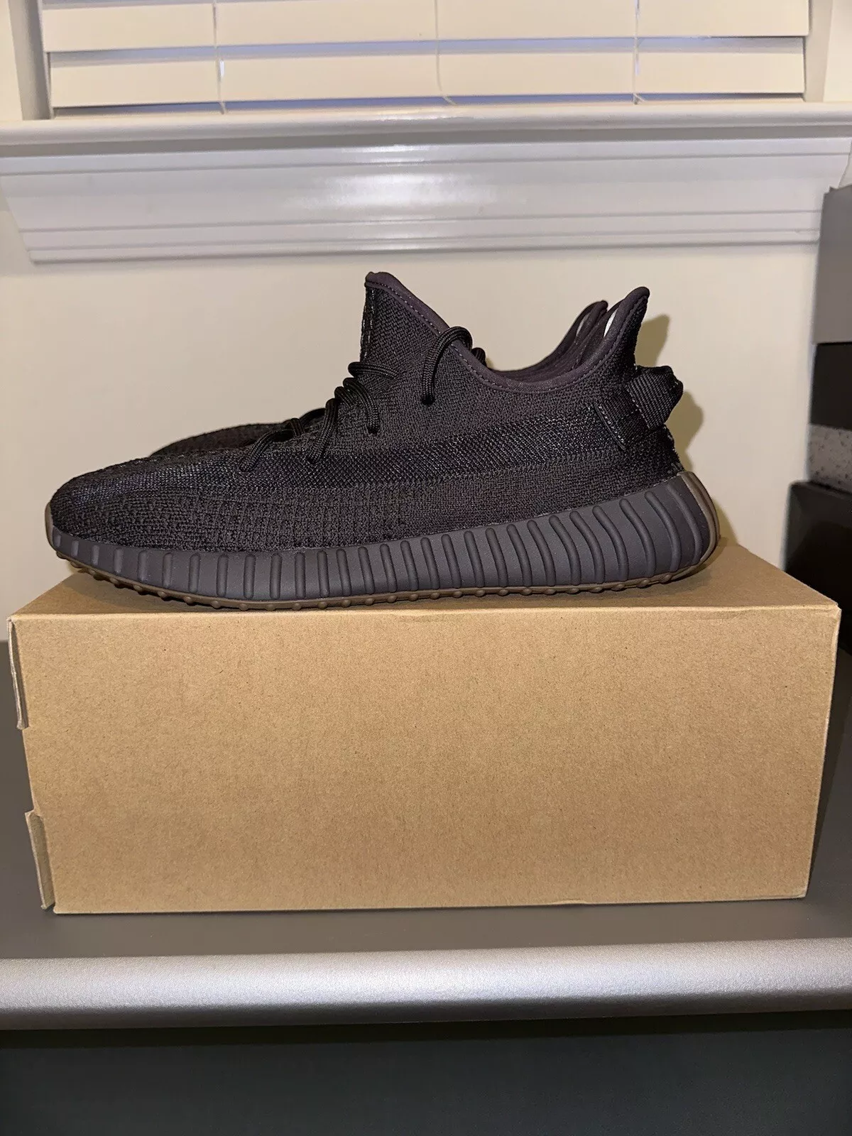 HK Adidas Yeezy Boost 350 V2 Cinder review Andre L. Ouellette 02