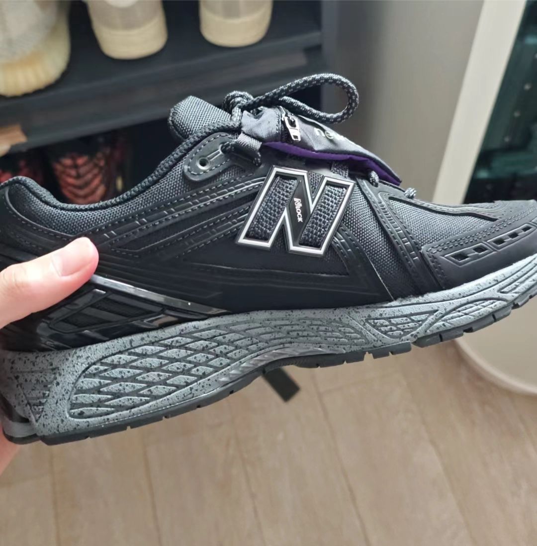 NEW BALANCE White Black Ash review russell h.
