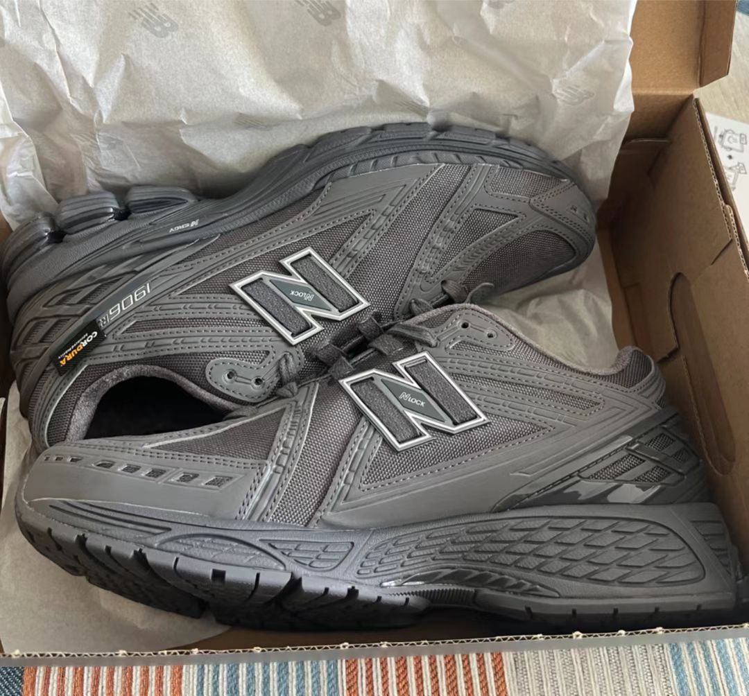 NEW BALANCE Dark Grey review hoytpr