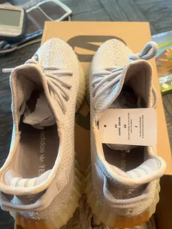 HK Adidas Yeezy Boost 350 V2 “Sesame” review Adolfo Ochoa 02