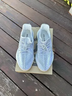 HK Adidas Yeezy Boost 350 V2 Static review Shay 01