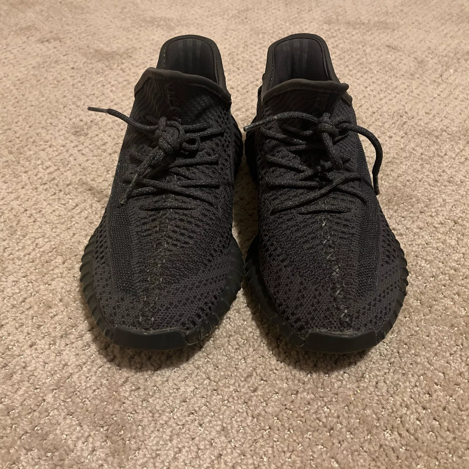 HK Adidas Yeezy Boost 350 V2 Black review Reader 01