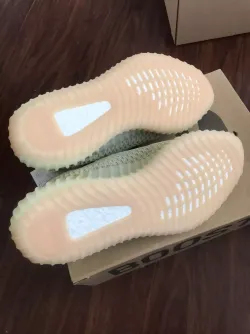 AH Adidas Yeezy 350 Boost V2 "Antlia Reflective"  review kay jackson 01
