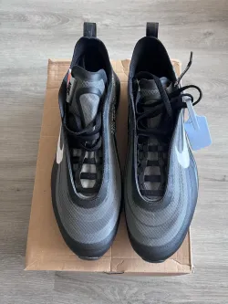 Off-White x Nike Air Max 97“All Black” review Grace 03