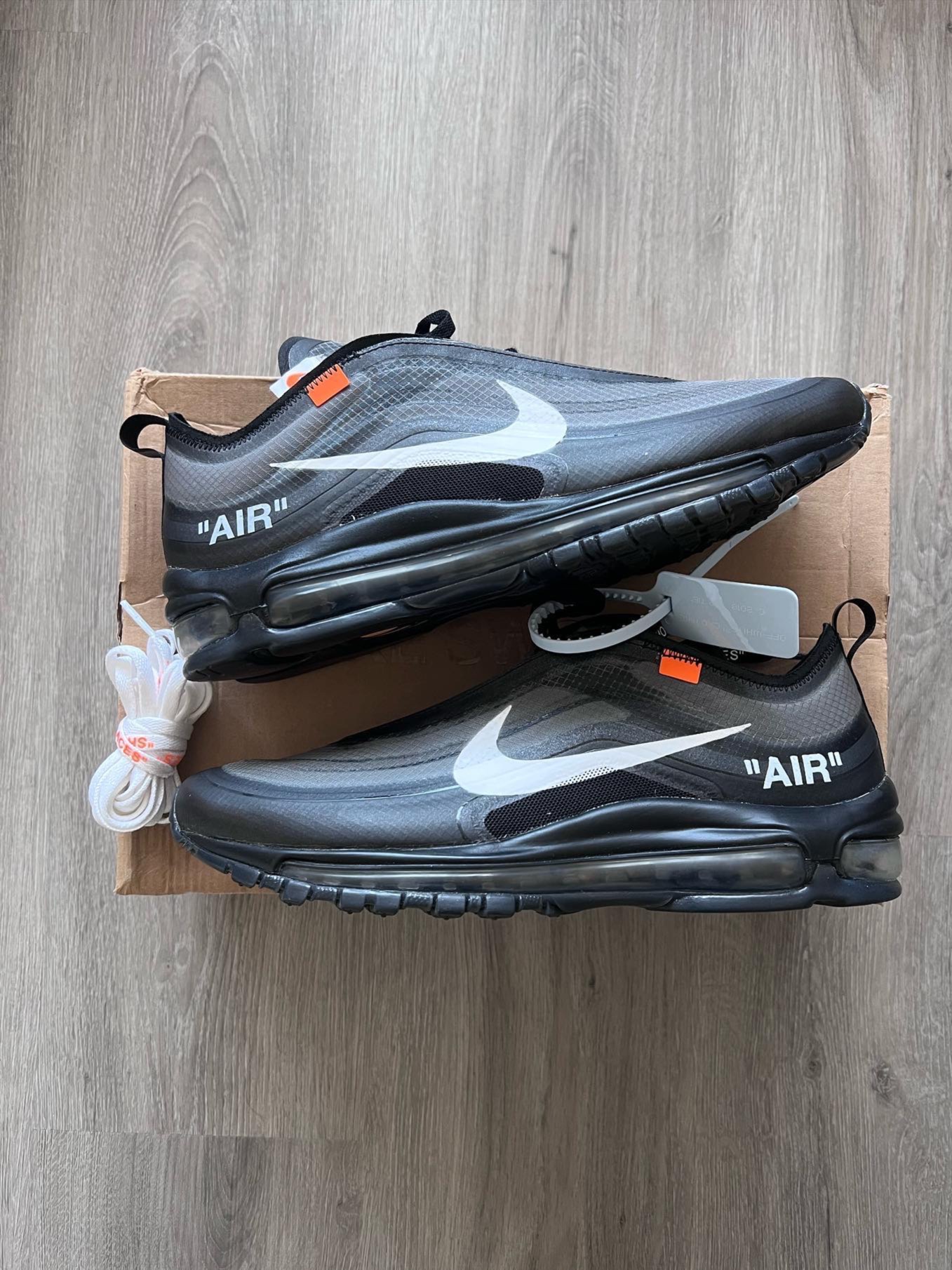 Off-White x Nike Air Max 97“All Black” review Grace 02