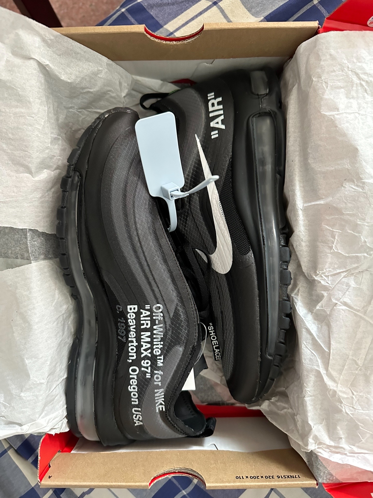 Off-White x Nike Air Max 97“All Black” review Leo 01