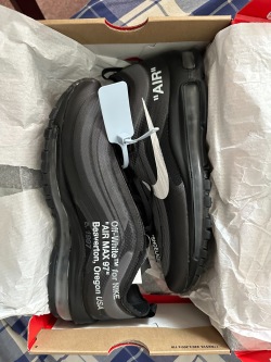 Off-White x Nike Air Max 97“All Black” review Leo 01