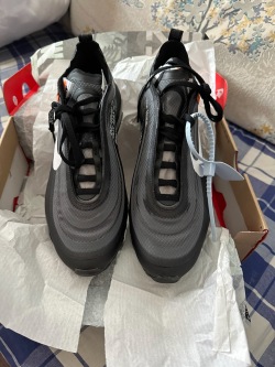 Off-White x Nike Air Max 97“All Black” review Leo 04