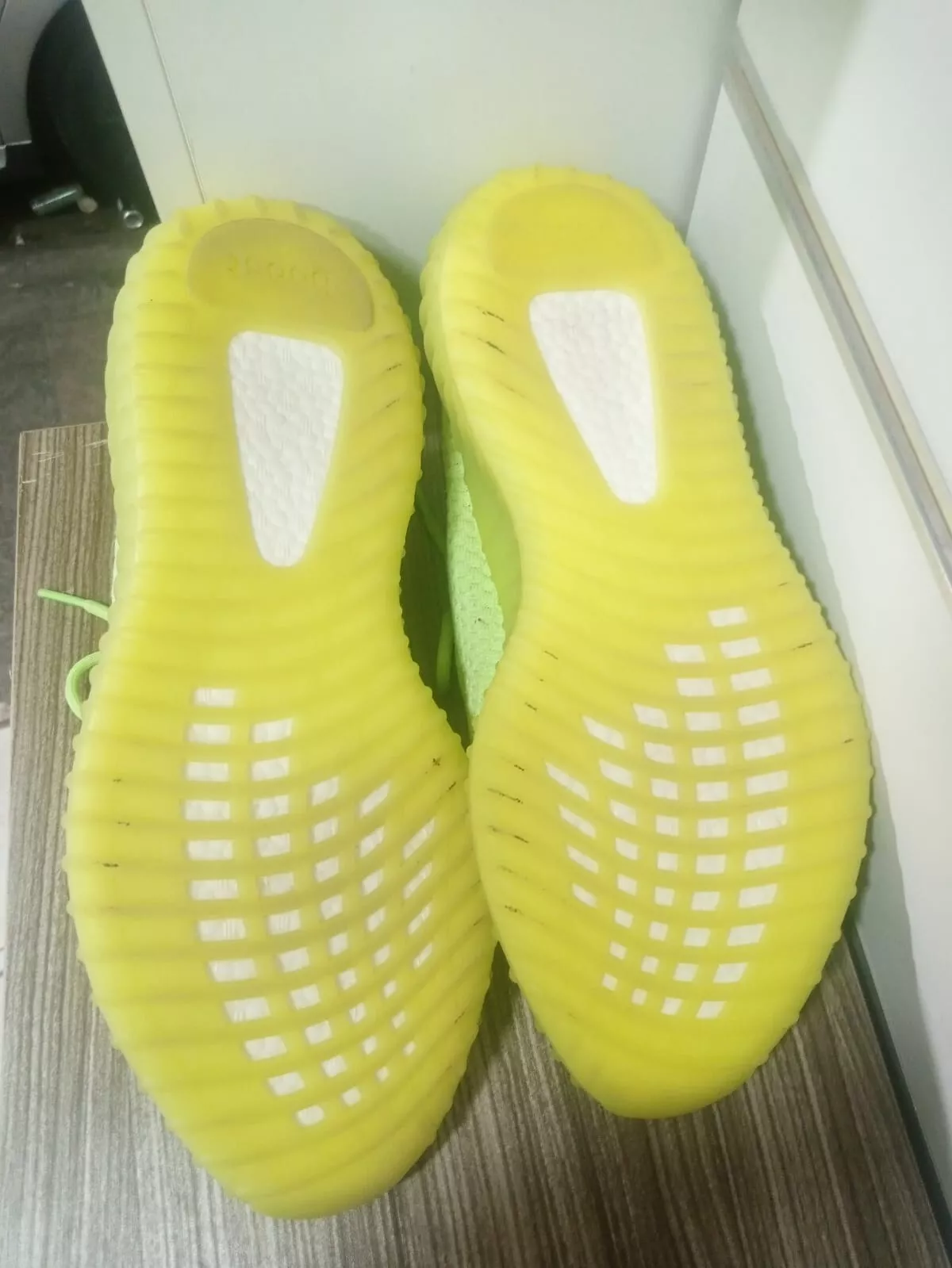 AH Yeezy Boost 350 V2 "Glow In The Dark"  review Alexis Lynn 02