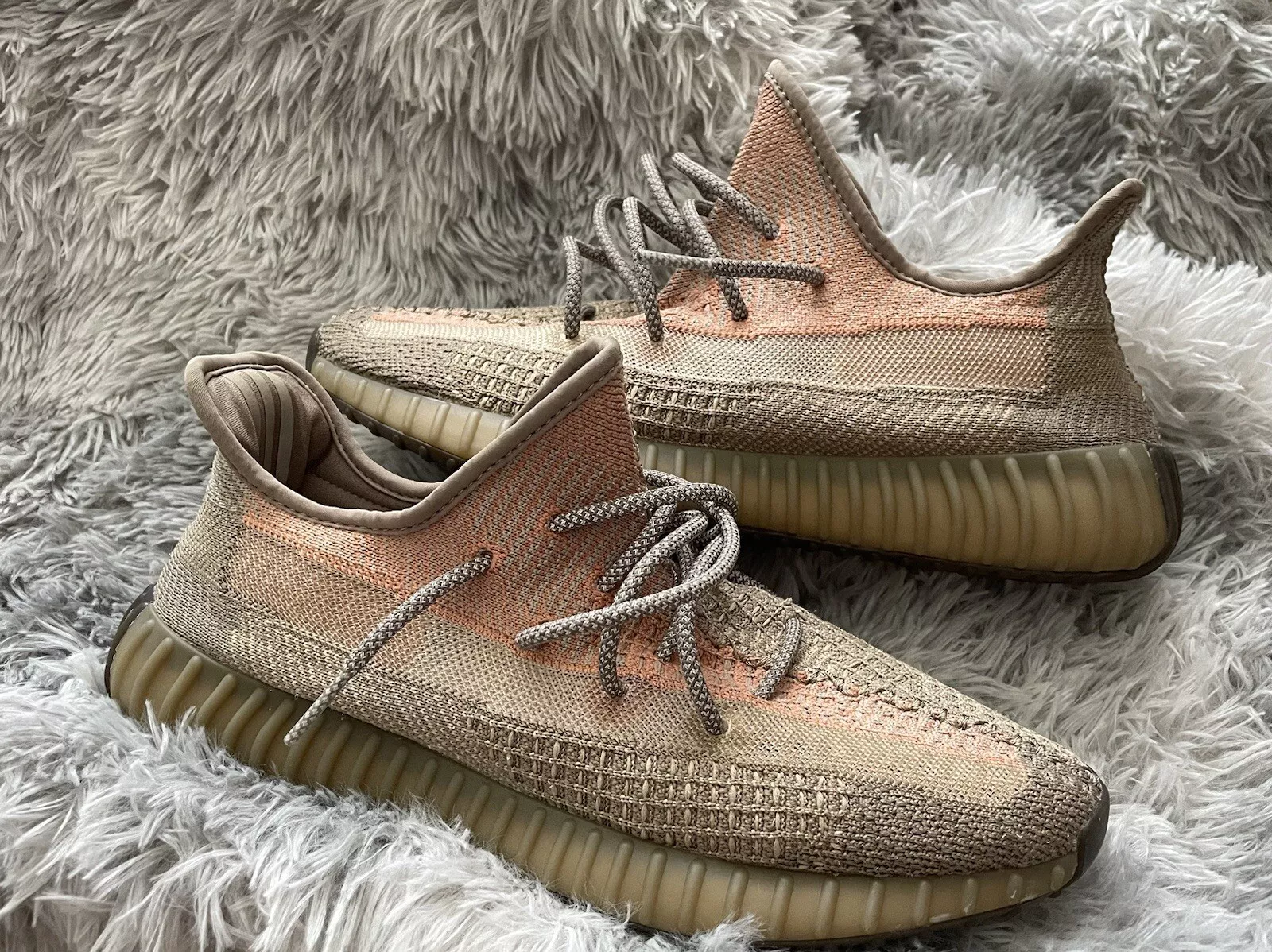 HK Adidas Yeezy Boost 350 V2 Brown Orange review Rigo Patiño 01