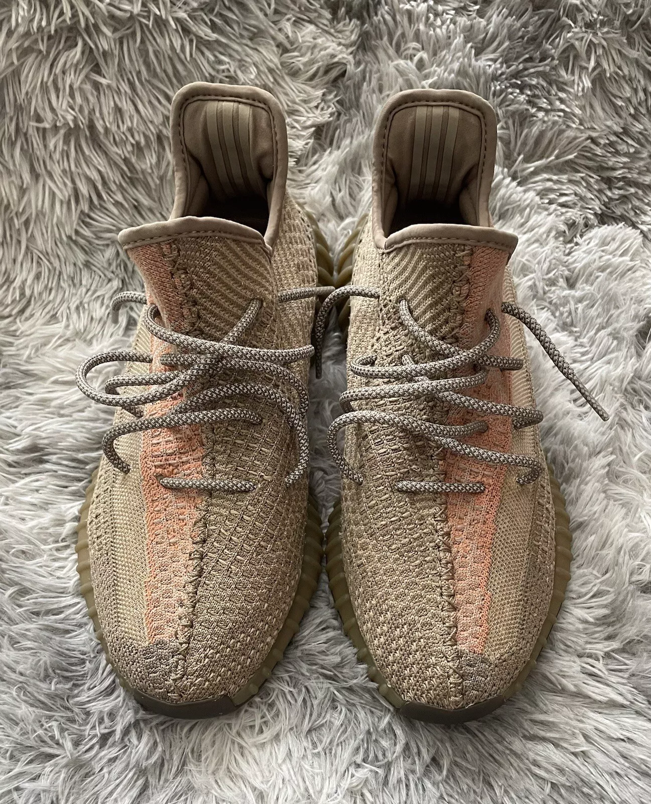 HK Adidas Yeezy Boost 350 V2 Brown Orange review Rigo Patiño 02