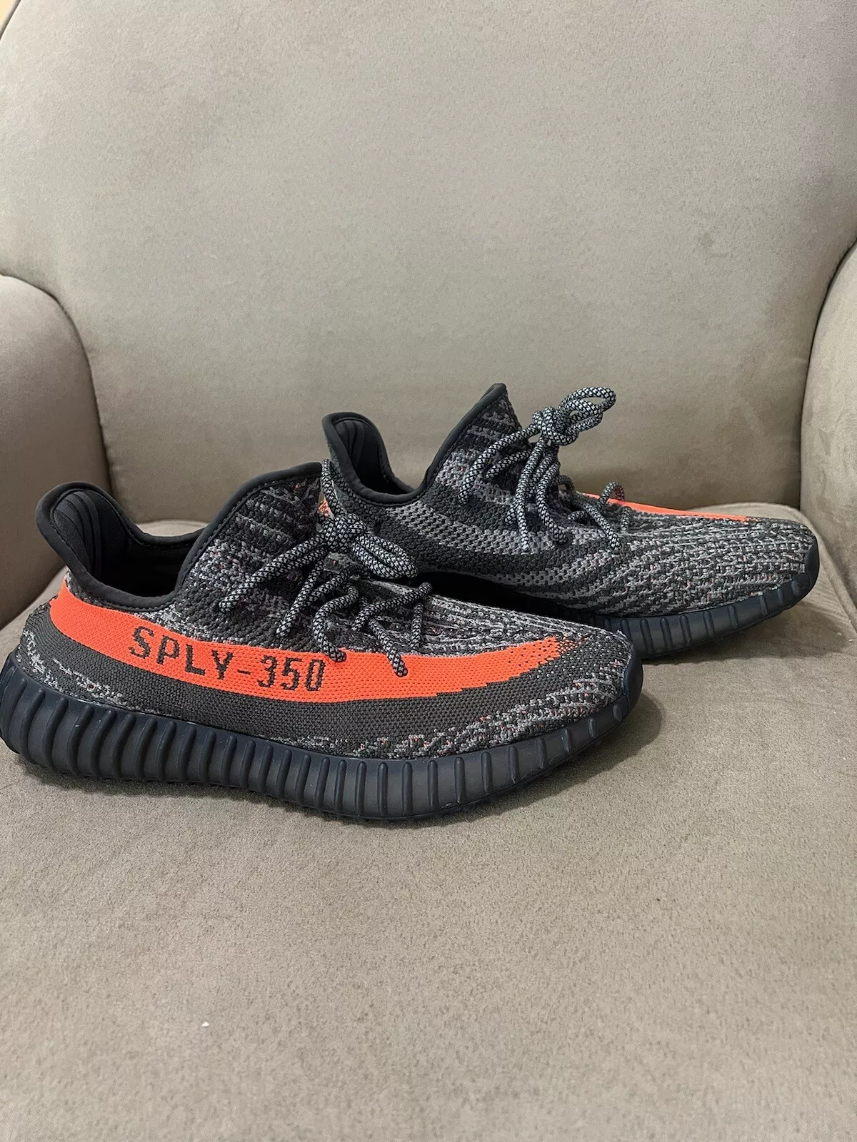 HK Adidas Yeezy Boost 350 V2 Dark Beluga review Roshan 01