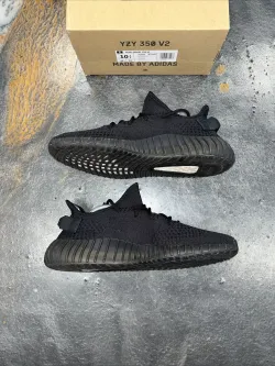 HK Adidas Yeezy Boost 350 V2 Onyx review Frank 02