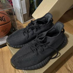 HK Adidas Yeezy Boost 350 V2 Onyx review Tryron Holmes