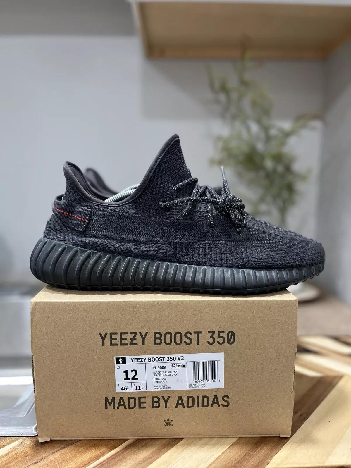 AH Adidas Yeezy Boost 350 V2 Black Reflective review Reinaldo R. 01