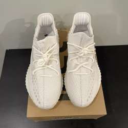 HK Adidas Yeezy Boost 350 V2 Bone review Casey 01