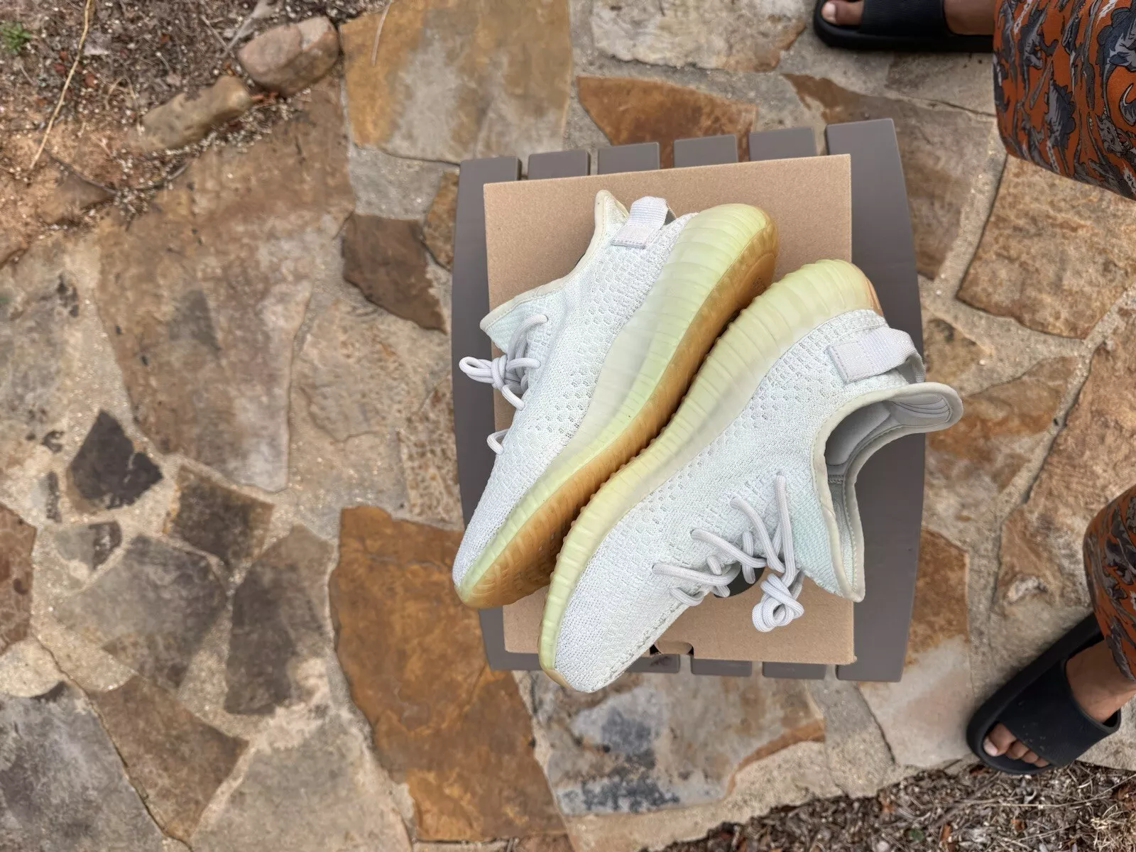 AH Adidas Yeezy Boost 350 V2“Hyperspace” review Tropicalone 01