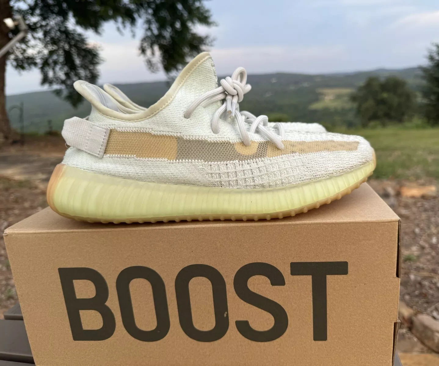 AH Adidas Yeezy Boost 350 V2“Hyperspace” review Tropicalone 02