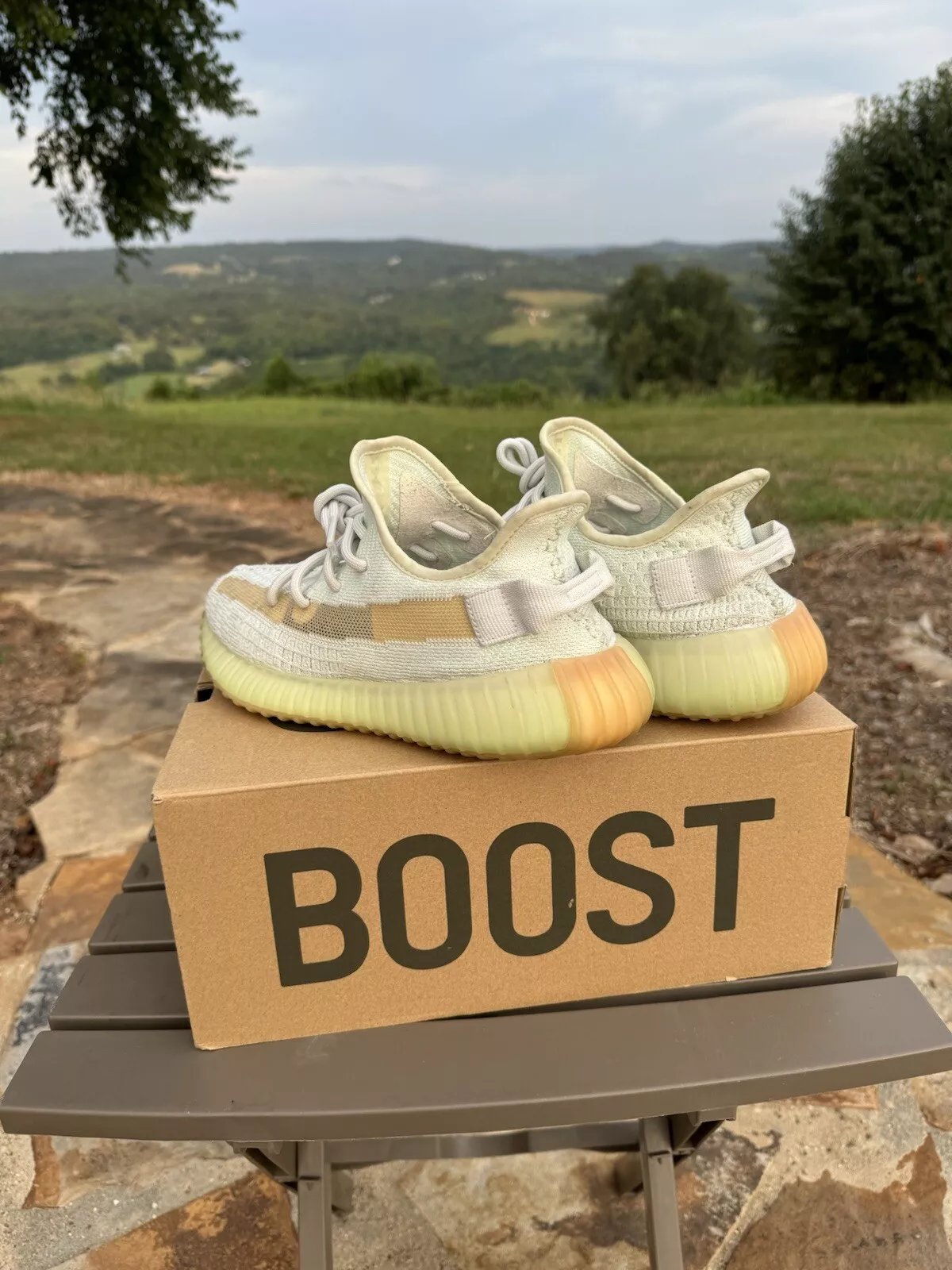 AH Adidas Yeezy Boost 350 V2“Hyperspace” review Tropicalone 03