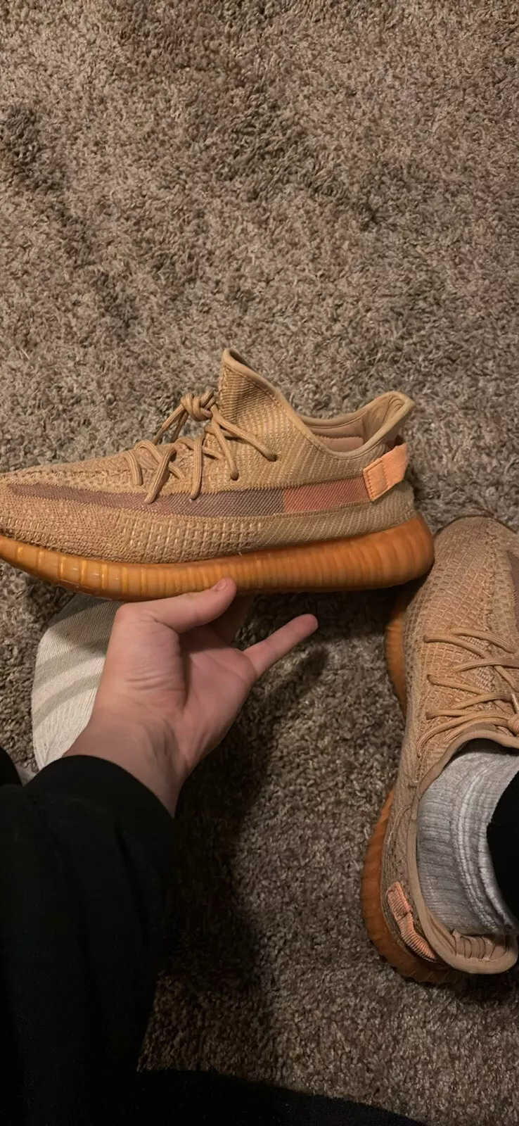 AH Adidas Yeezy Boost 350 V2 “Clay” review Oscar 02