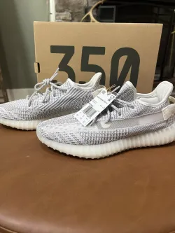 AH Adidas Yeezy 350 Boost V2 “Static Reflective” review Curiosity 01