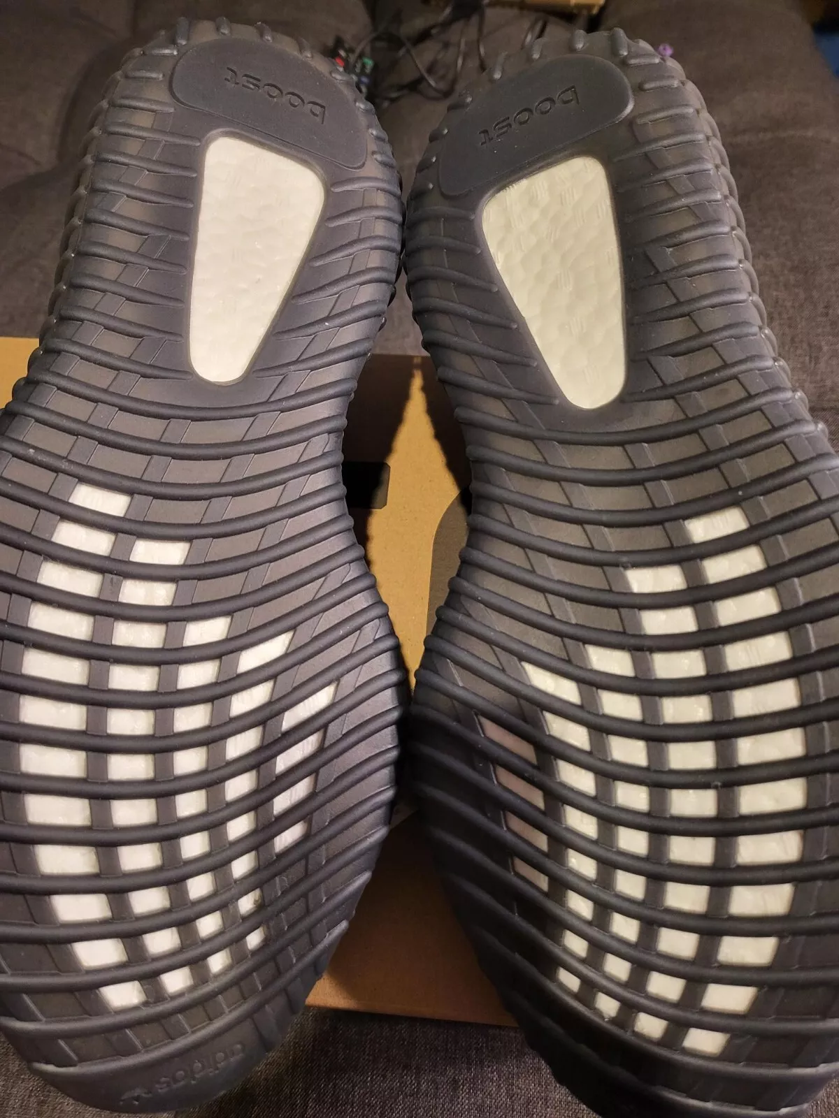 OG Adidas Yeezy Boost 350 V2 Dark Beluga review Cathy 02