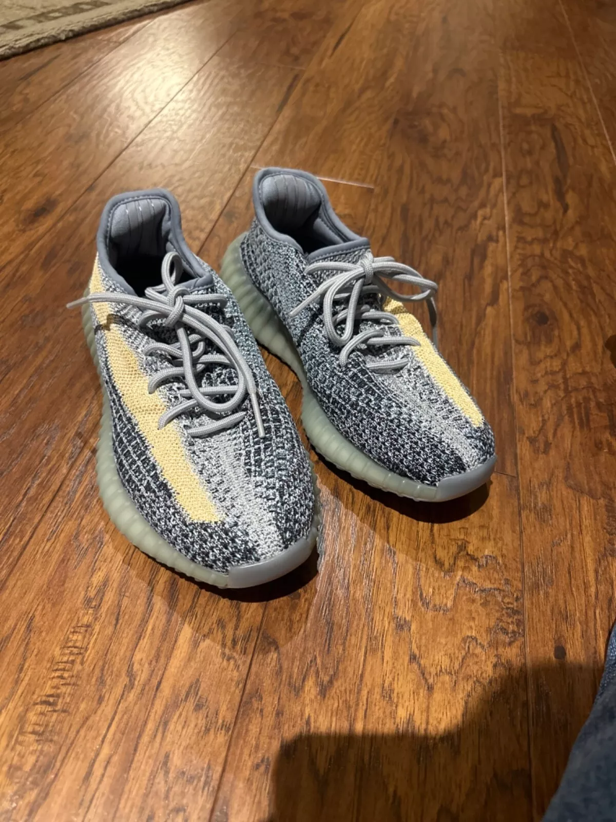 HK Adidas Yeezy Boost 350 V2 “Ash Blue” review Bill 01