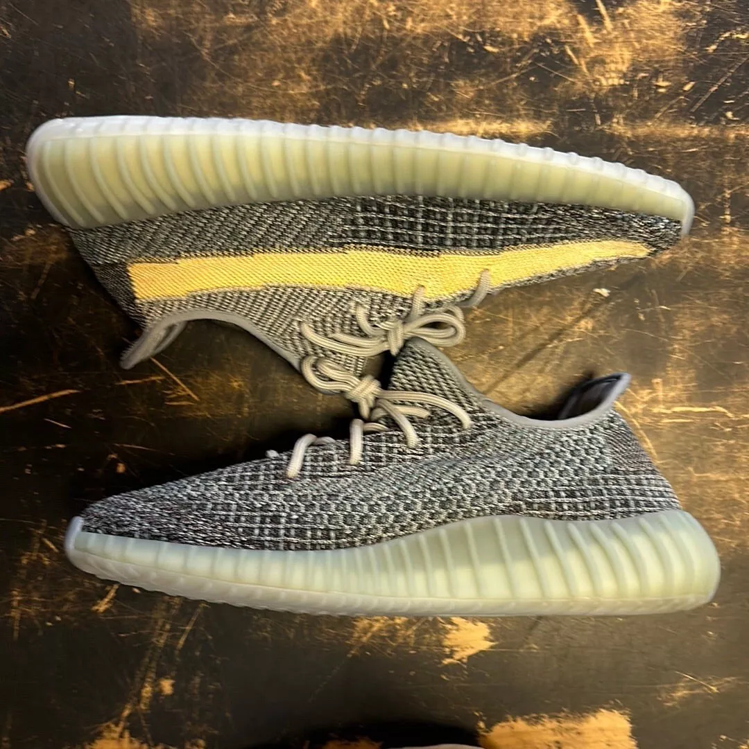 HK Adidas Yeezy Boost 350 V2 “Ash Blue” review Ashli 02