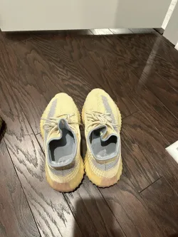 HK Adidas Yeezy Boost 350 V2 Linen review Kemesha jackson 02