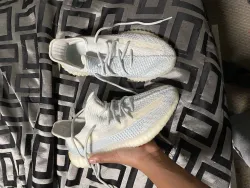 HK Adidas Yeezy Boost 350 V2 Cloud White review Swanee 01