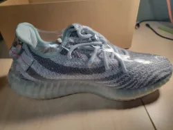 AH Adidas Yeezy Boost 350 V2 "Blue Tint” review Gustavo Cardenas