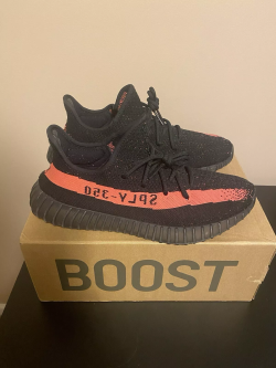OG 350 V2 adidas Yeezy Boost 350 V2 “Core Black Red” review Tran Duc Hiep 02