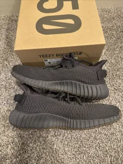 OG Adidas Yeezy Boost 350 V2 Cinder review Phillip Weichert 01