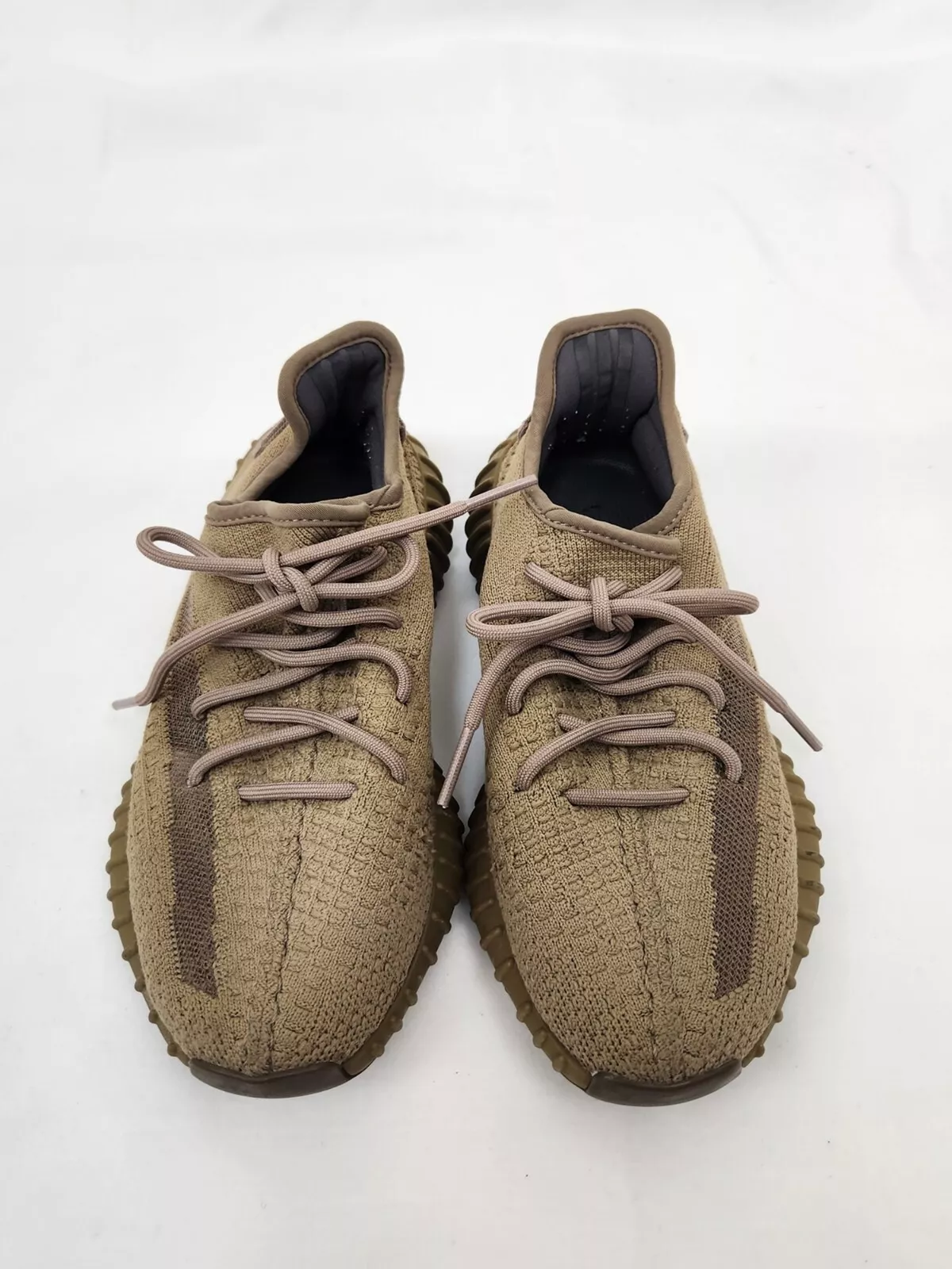 OG Adidas Yeezy Boost 350 V2 “Earth” review Georgia Demontagnac 02