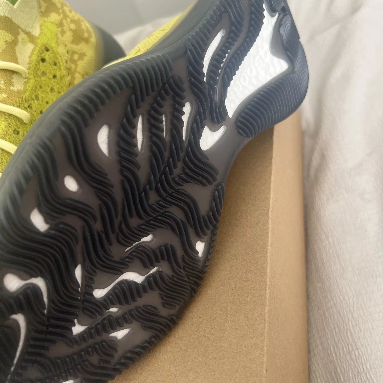 AH Adidas Yeezy Boost 380 Hylte Glow FZ4990 review David Edwards 01