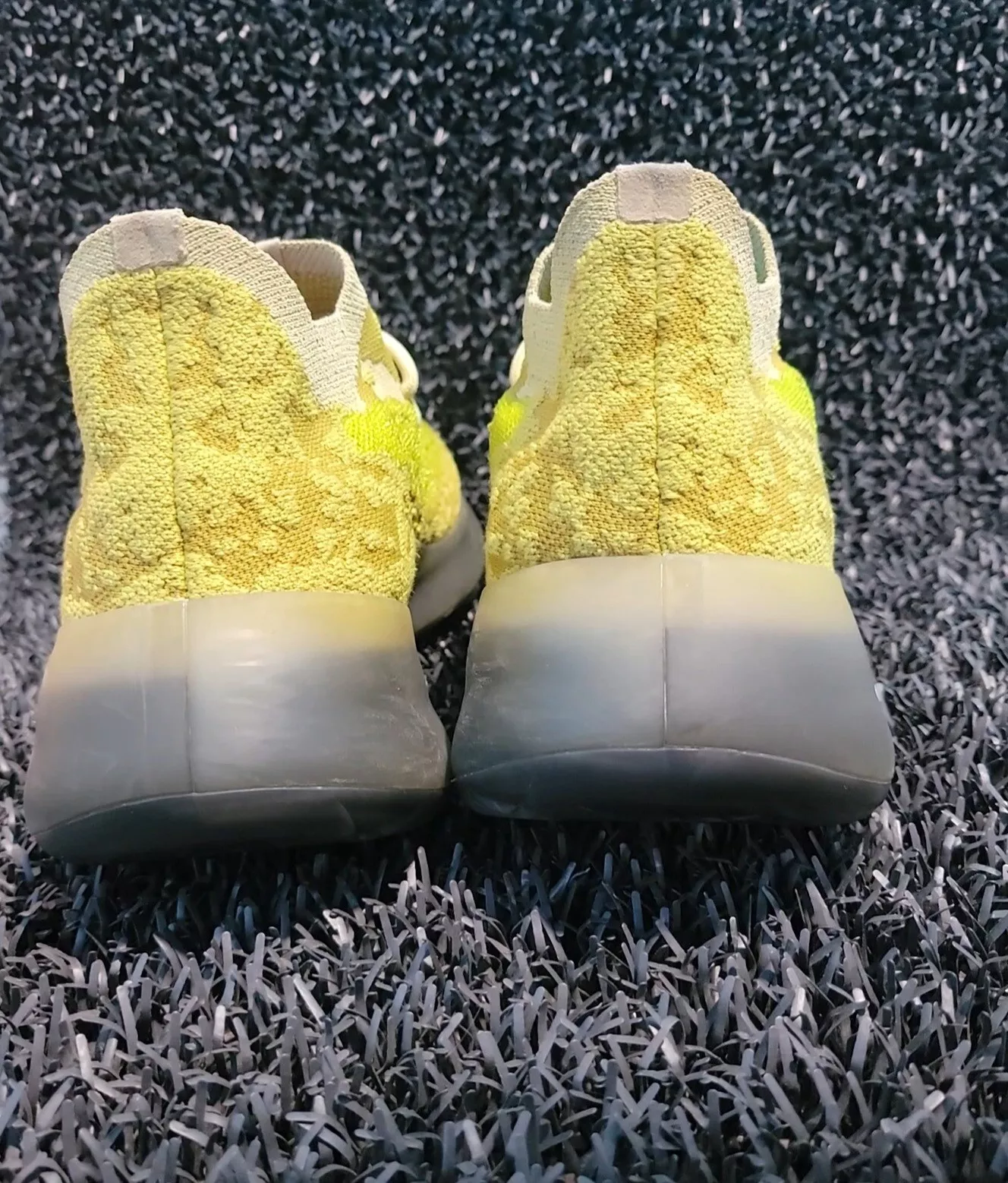 AH Adidas Yeezy Boost 380 Hylte Glow FZ4990 review Alicia Torres 02