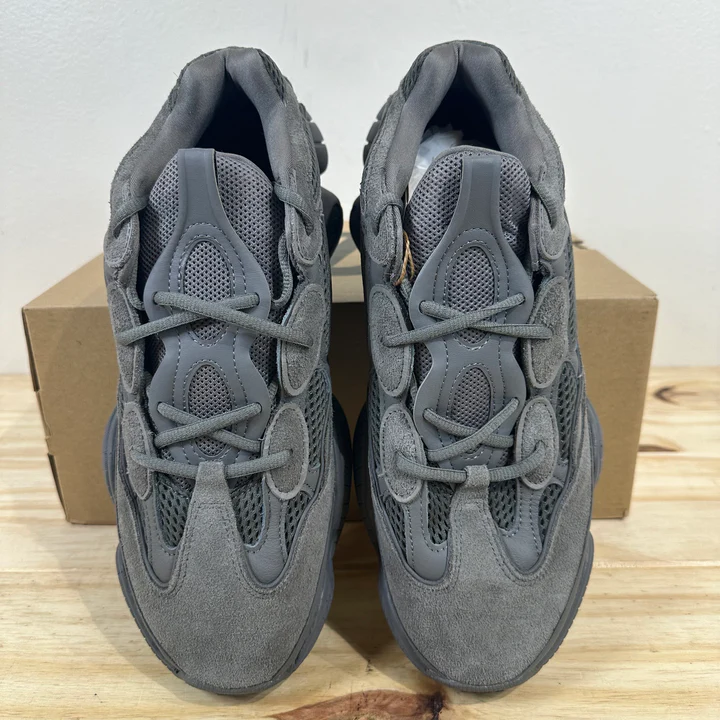 AH Adidas Yeezy 500 Granite review Martina Mota 02