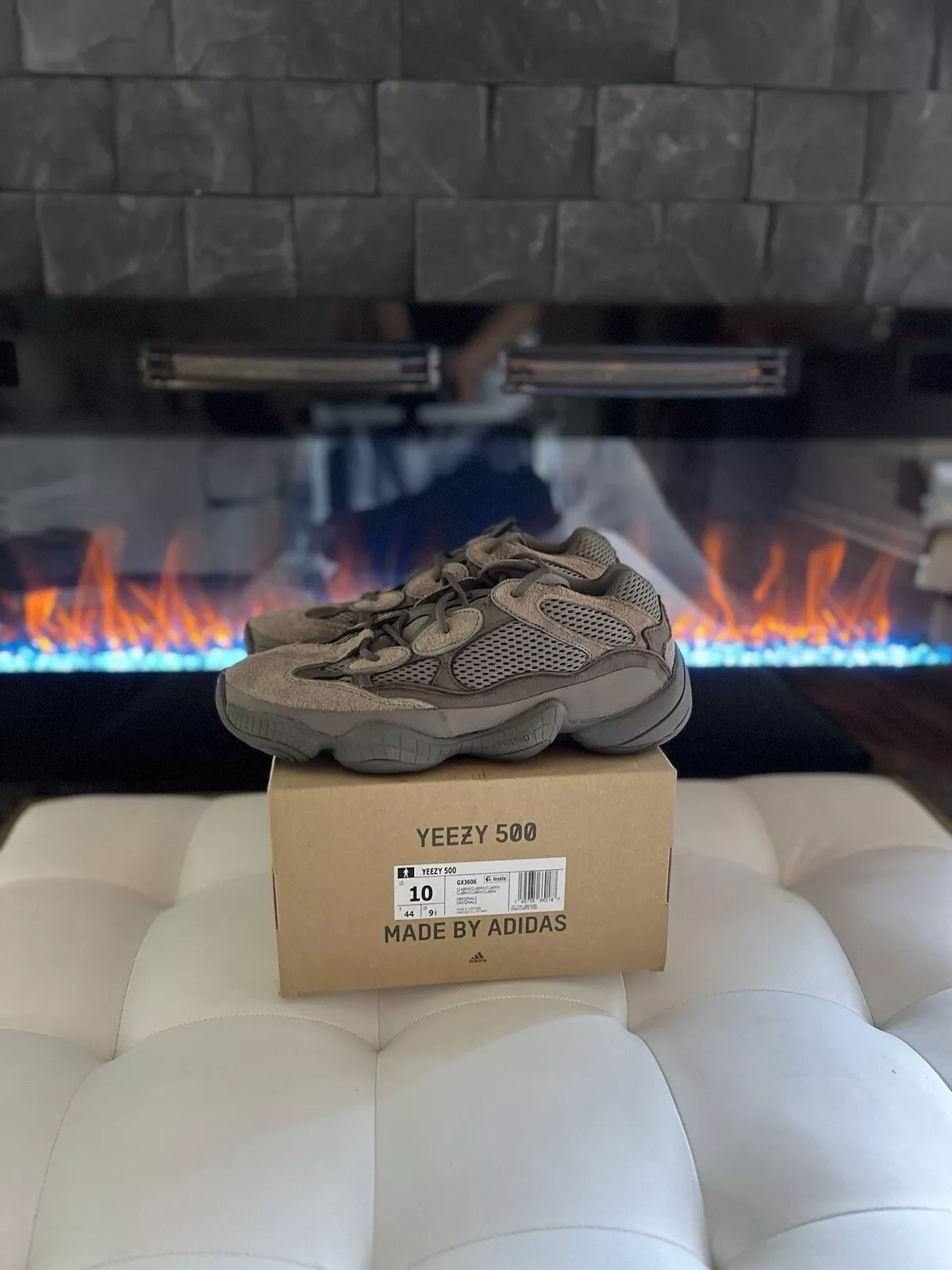 AH Adidas Yeezy 500 Brown Clay review Esperanza 01