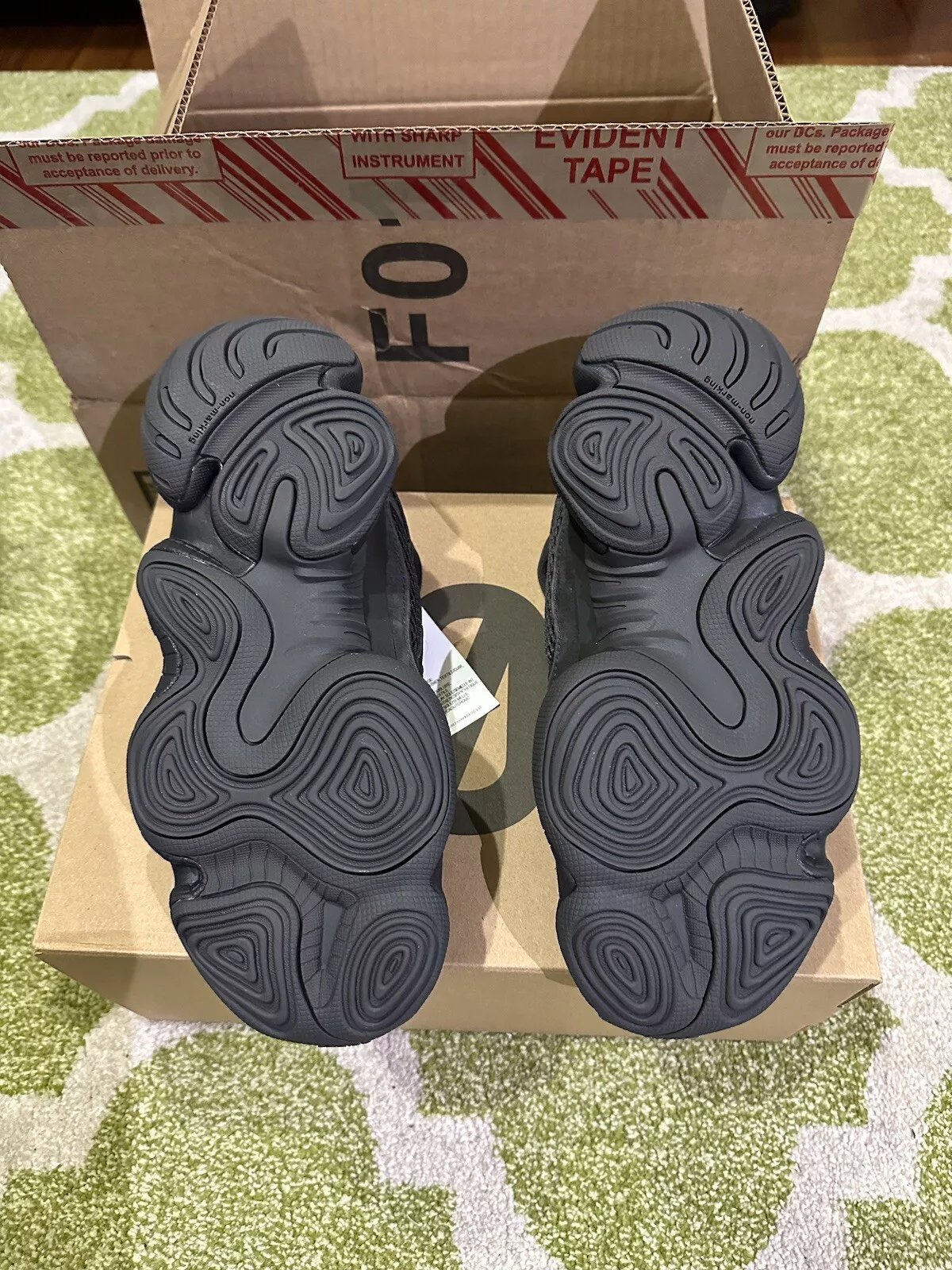 AH Adidas Yeezy 500 Utility Black” review Gregorio Hanley 01