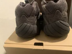 S2 Adidas Yeezy 500 Utility Black” review Laura Dempsey 01