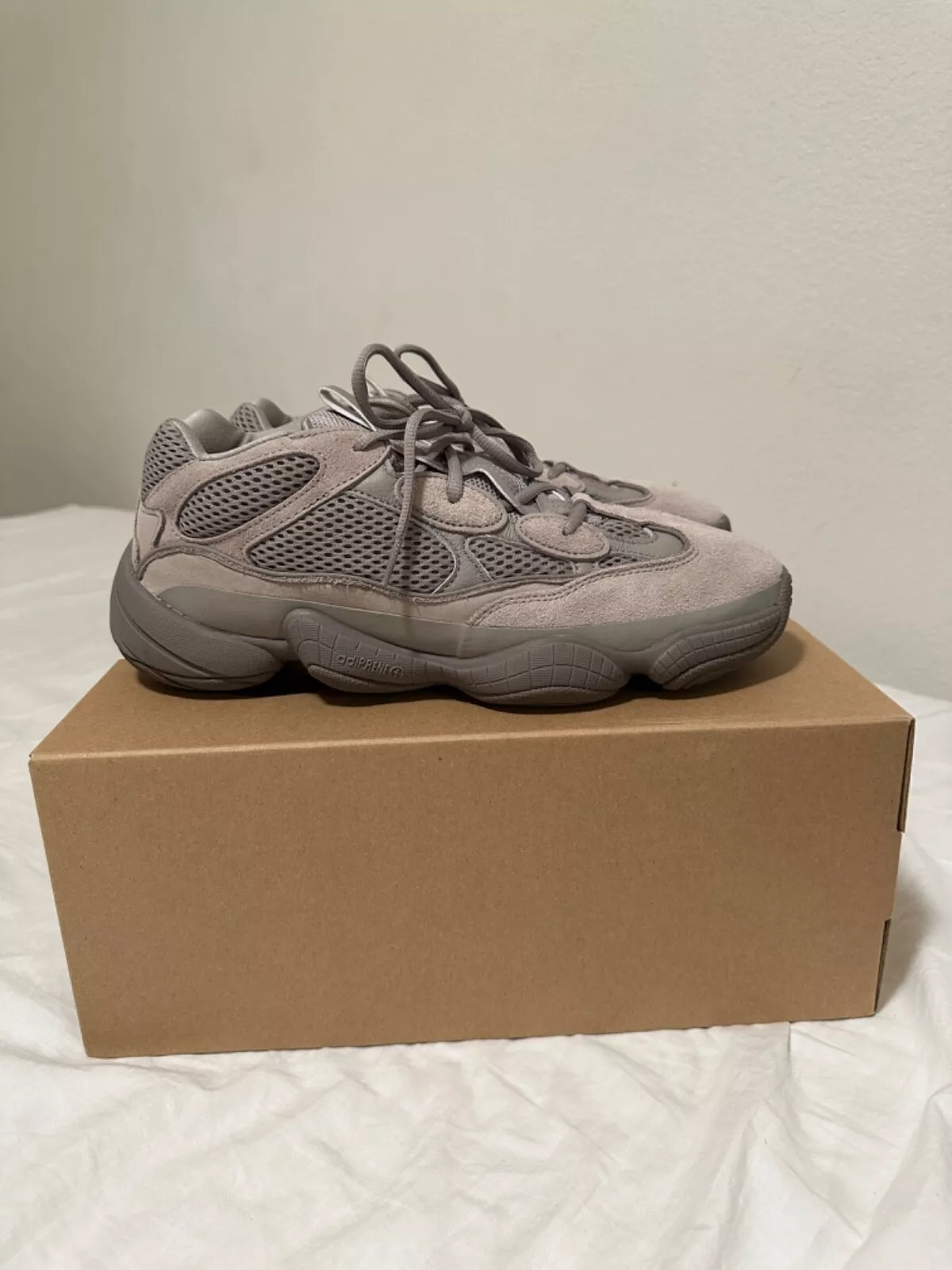  S2 Adidas Yeezy 500 Ash Grey review Clothildes Tate 02